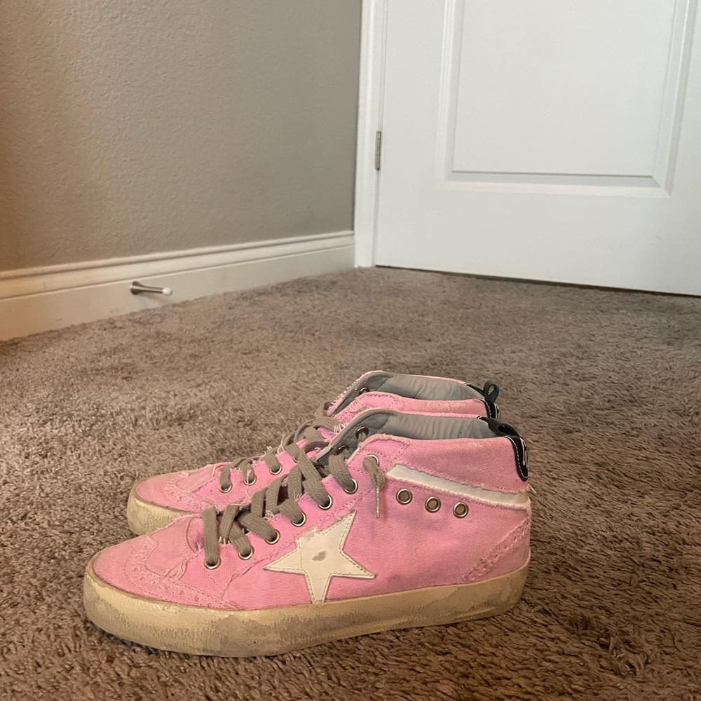 Golden Goose pink and white mid stars